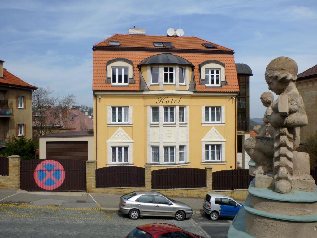 Hotel Garni Rambousek Praga Exterior foto